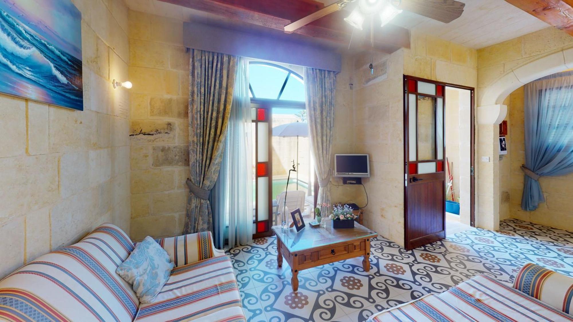 Qala Bed&Breakfast With Swimming Pool - Il-Wenniessa Luaran gambar